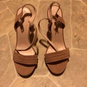 Beautiful pair of tan Shoe Republic LA high heels never worn